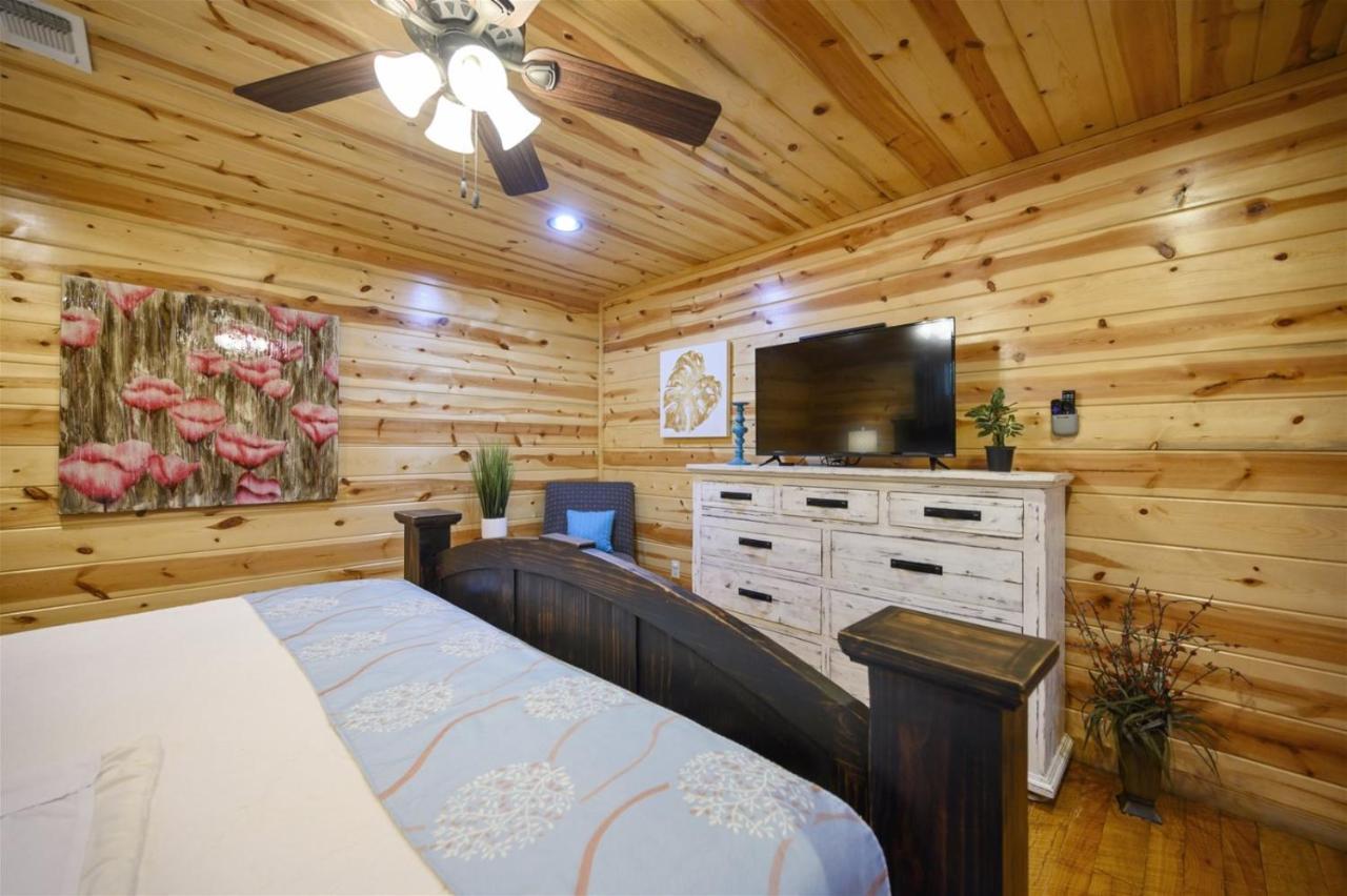 Shear Pleasure Villa Broken Bow Bagian luar foto
